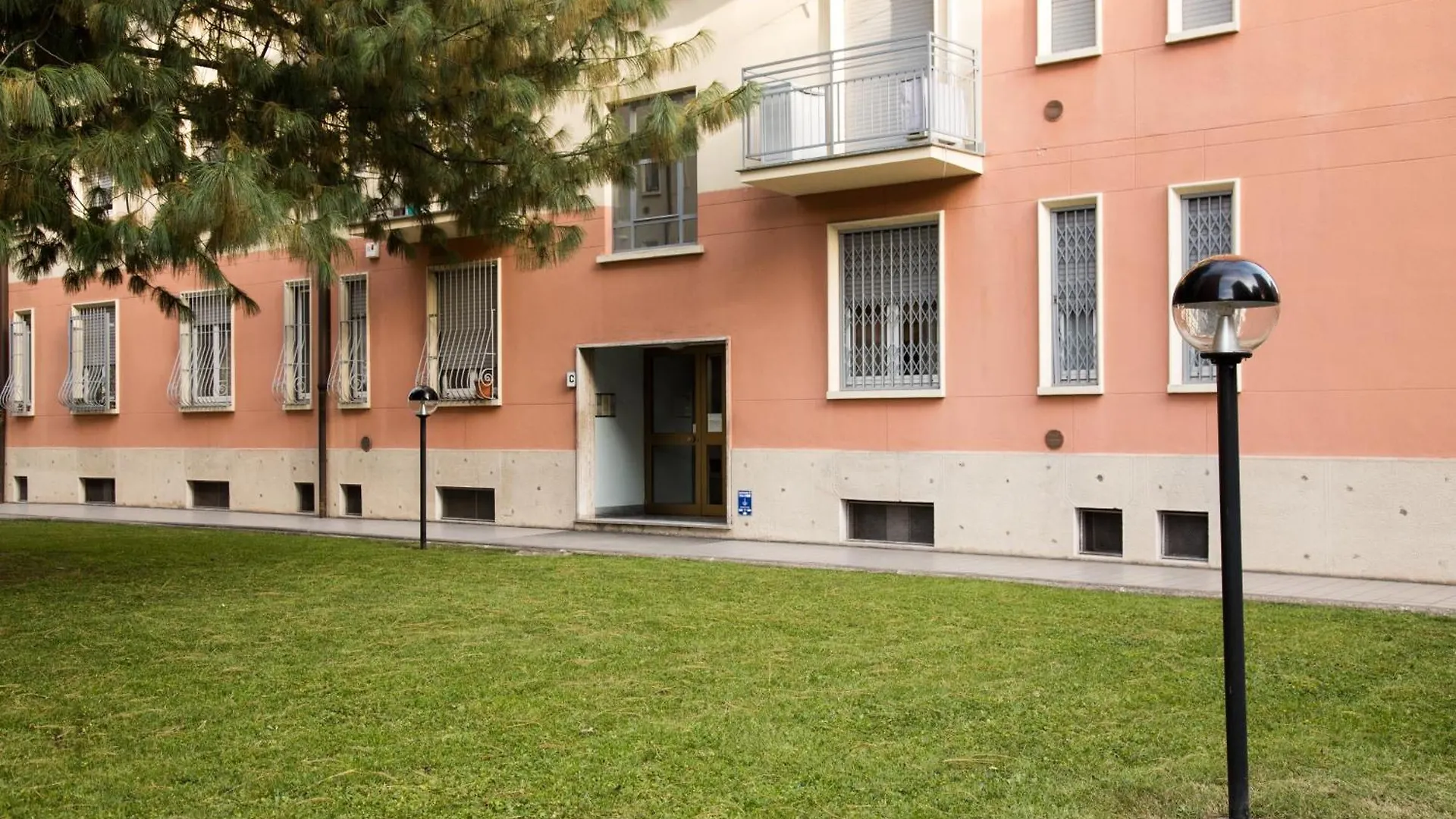 Mi Suzzani Apartment Milan Italy